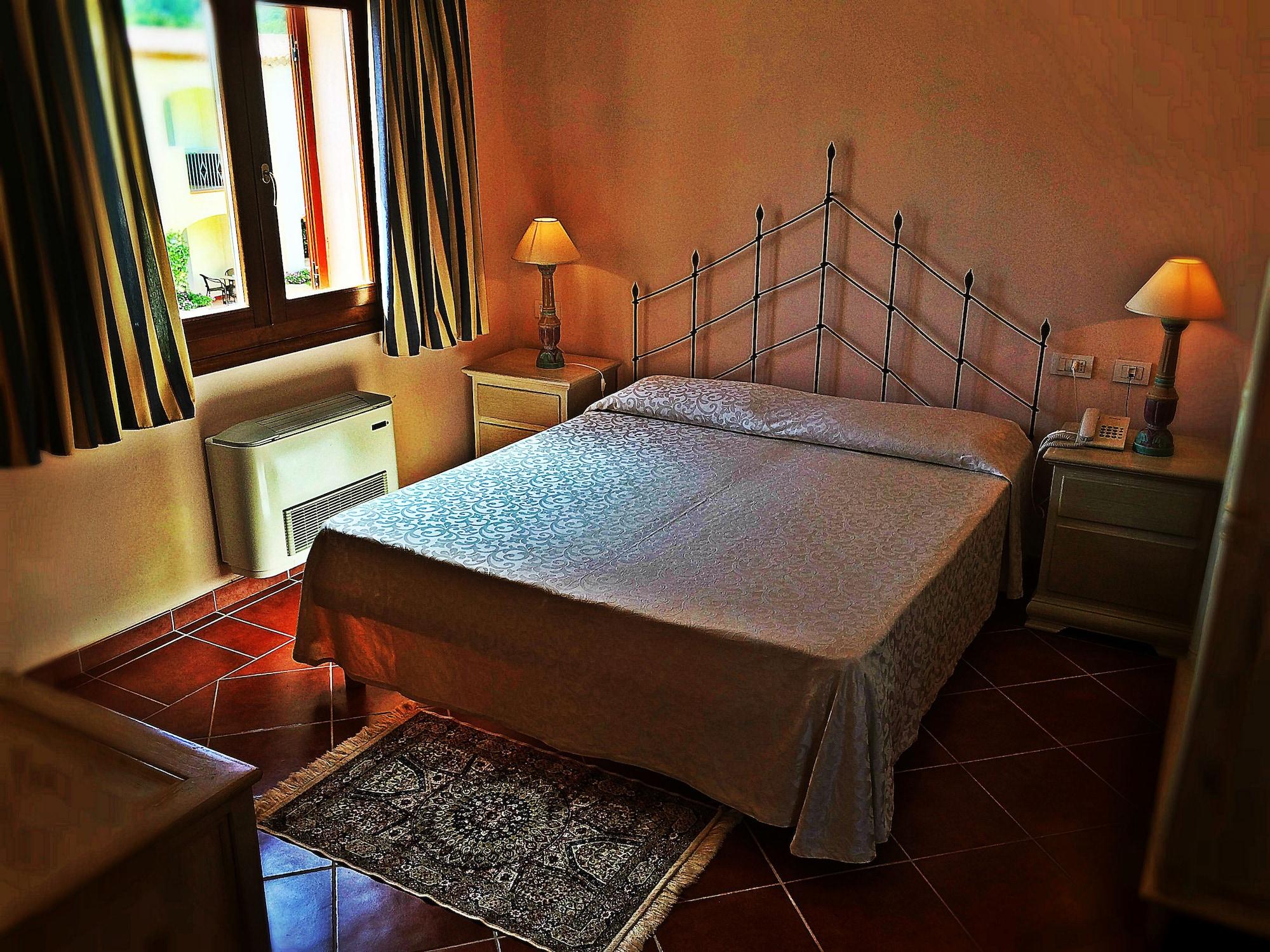 Hotel Monti Di Mola ปอร์โตแชร์โว ภายนอก รูปภาพ