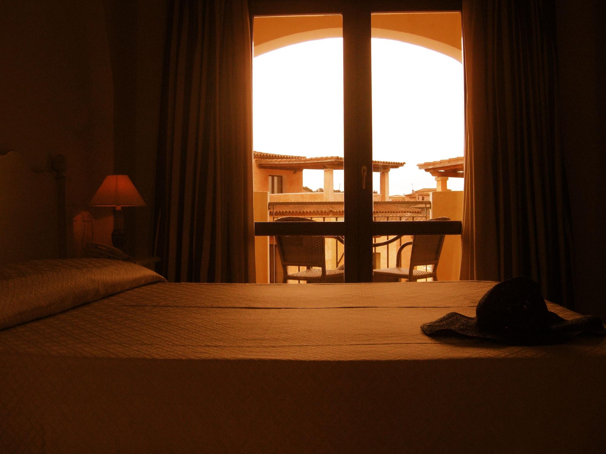 Hotel Monti Di Mola ปอร์โตแชร์โว ภายนอก รูปภาพ