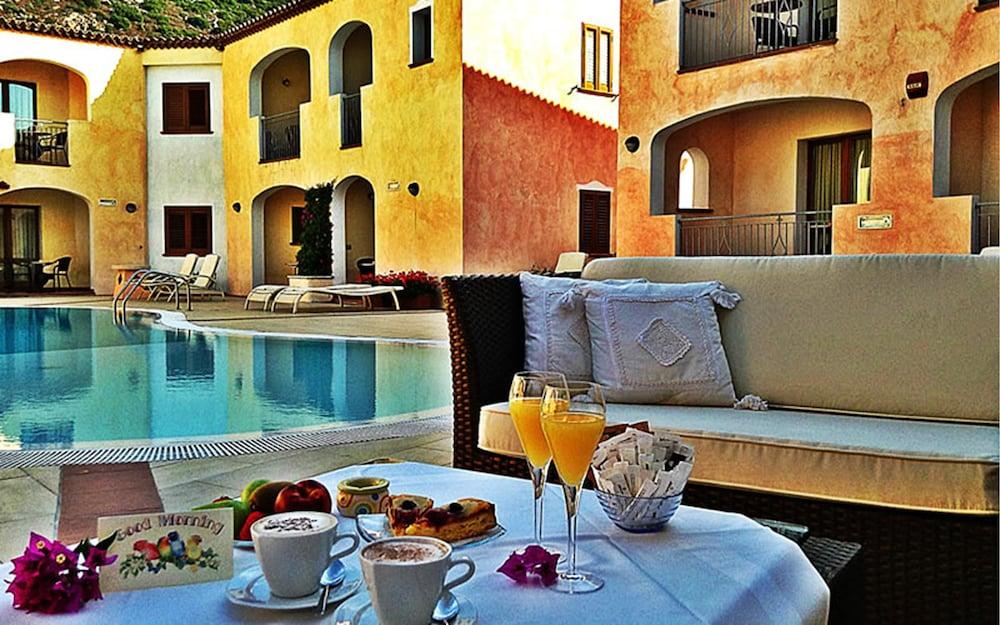 Hotel Monti Di Mola ปอร์โตแชร์โว ภายนอก รูปภาพ