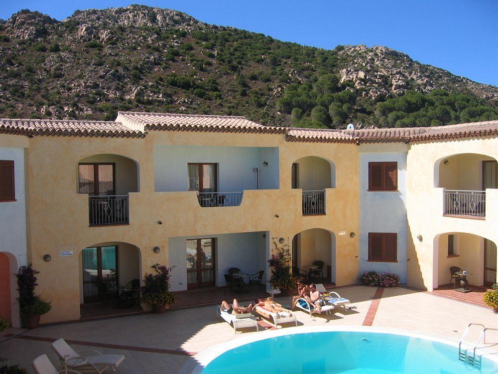 Hotel Monti Di Mola ปอร์โตแชร์โว ภายนอก รูปภาพ