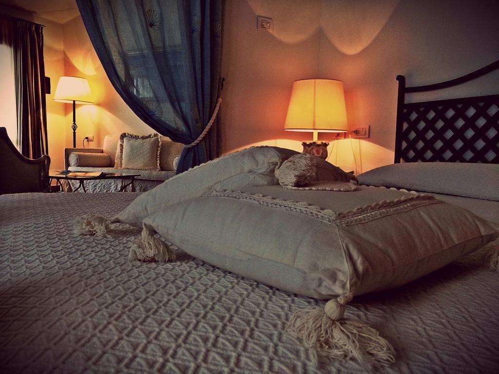 Hotel Monti Di Mola ปอร์โตแชร์โว ภายนอก รูปภาพ