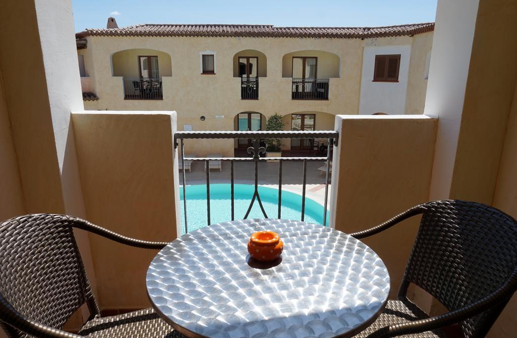 Hotel Monti Di Mola ปอร์โตแชร์โว ภายนอก รูปภาพ